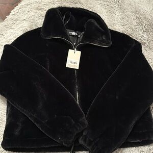 🖤Faux fur bomber jacket. Never worn!! 🩶